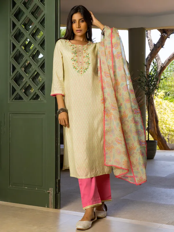 Beige_Geometric_Printed_Straight_Kurta_and_Trousers_With_Dupatta