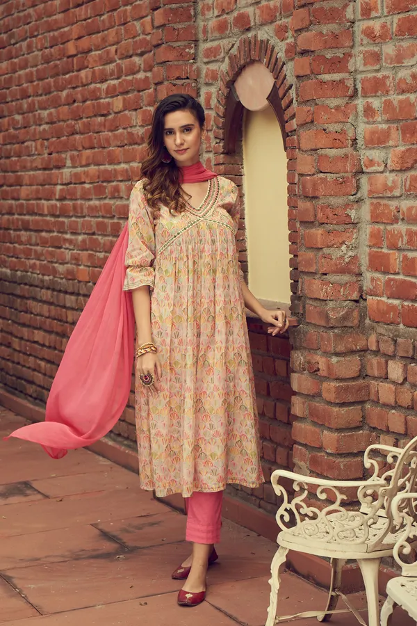 women_Pink_Printed_Kurta_Sets