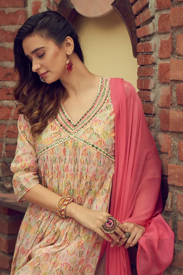 women_Pink_Printed_Kurta_Sets