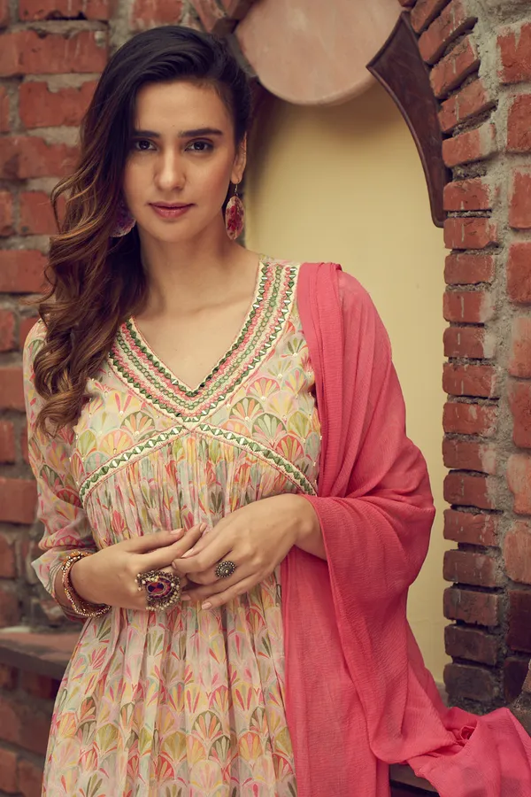 women_Pink_Printed_Kurta_Sets