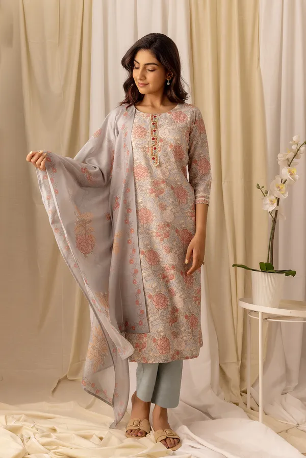 Women_Grey_Straight_Kurta_and_Trousers_With_Dupatta