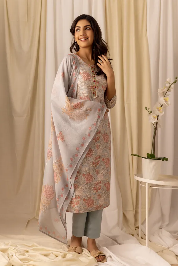 Women_Grey_Straight_Kurta_and_Trousers_With_Dupatta