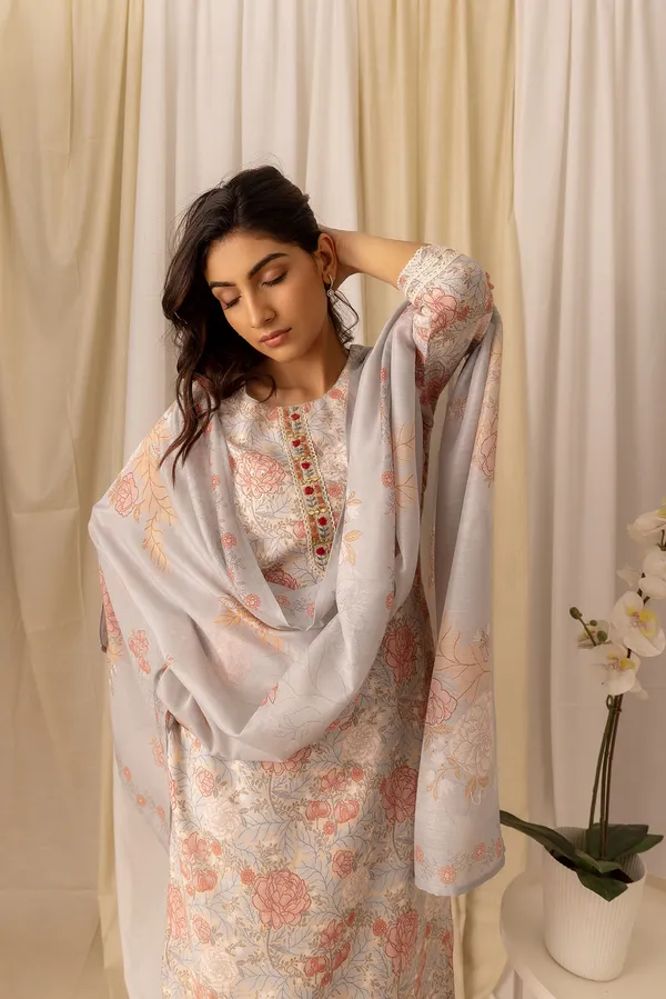 Women_Grey_Straight_Kurta_and_Trousers_With_Dupatta