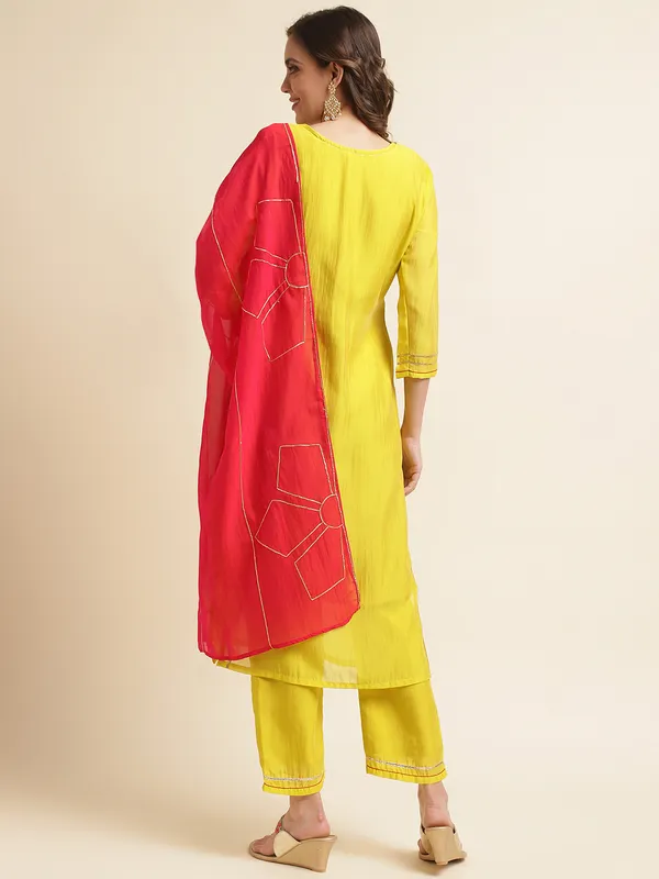 Women_White_Floral_Straight_Kurta_Sets