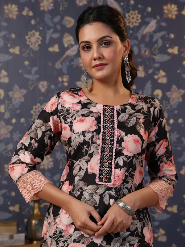 Women_Black_Printed_Straight_Kurta_and_Palazzos_With_Dupatta