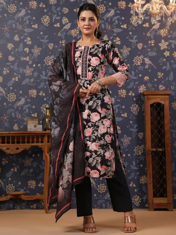 Women_Black_Printed_Straight_Kurta_and_Palazzos_With_Dupatta