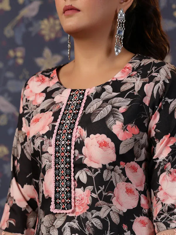 Women_Black_Printed_Straight_Kurta_and_Palazzos_With_Dupatta
