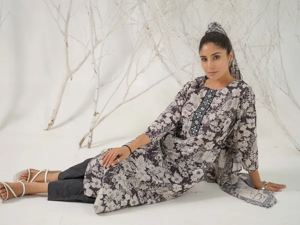 Black_&_White_Floral_Printed_Straight_Kurta_and_Palazzos_With_Dupatta