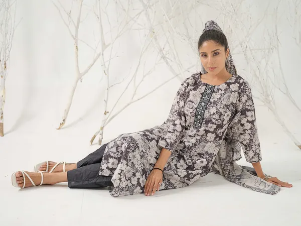 Black_&_White_Floral_Printed_Straight_Kurta_and_Palazzos_With_Dupatta