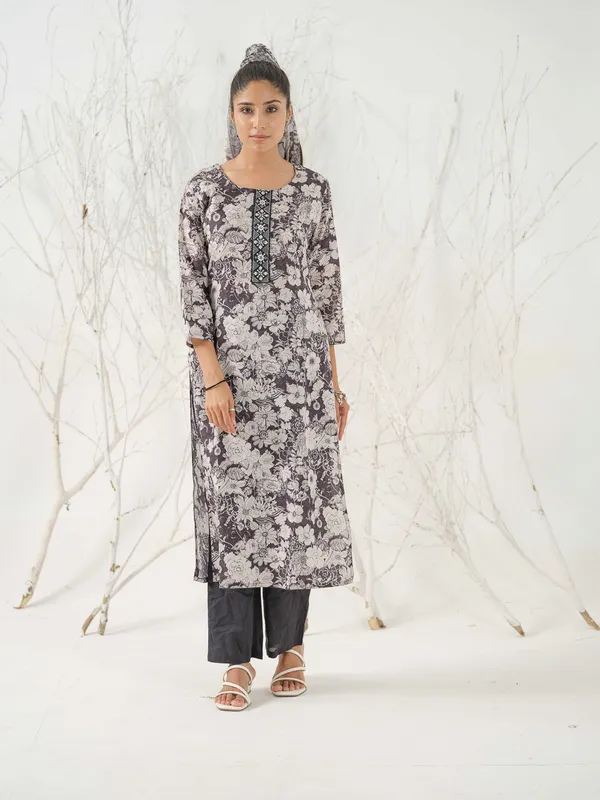 Black_&_White_Floral_Printed_Straight_Kurta_and_Palazzos_With_Dupatta