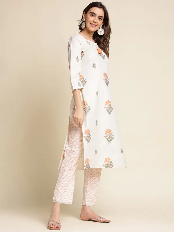 Cream_Floral_Printed_Straight_Kurta_and_Trousers