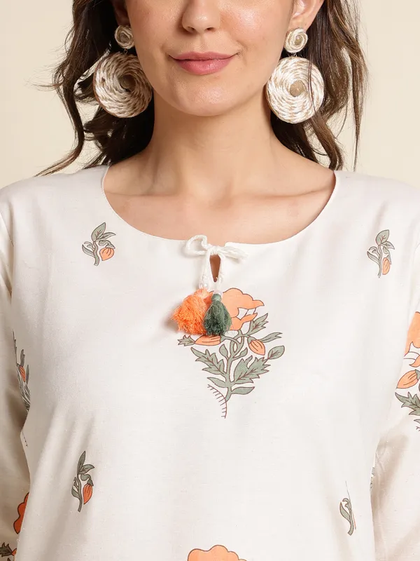 Cream_Floral_Printed_Straight_Kurta_and_Trousers