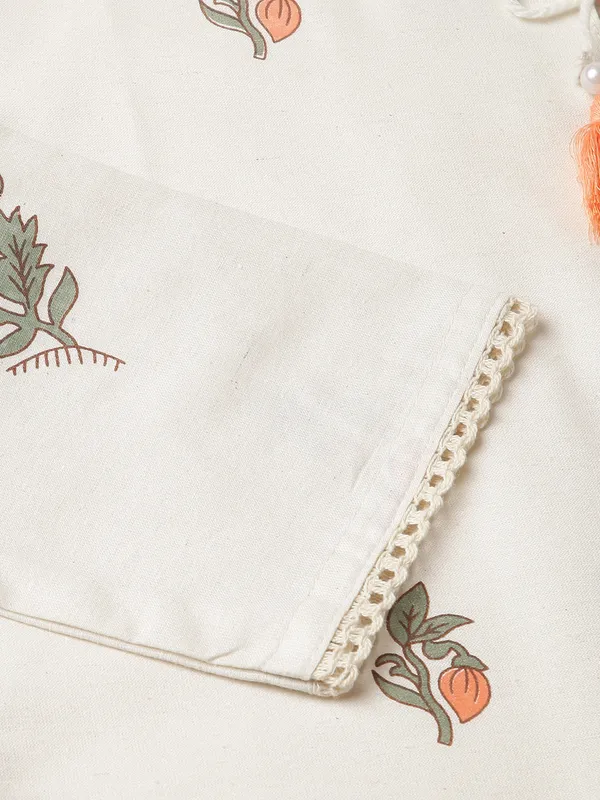 Cream_Floral_Printed_Straight_Kurta_and_Trousers