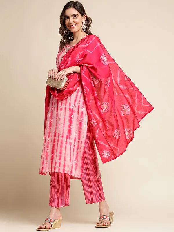 Pink_Geometric_Embroidered_Straight_Kurta_and_Trousers_With_Dupatta