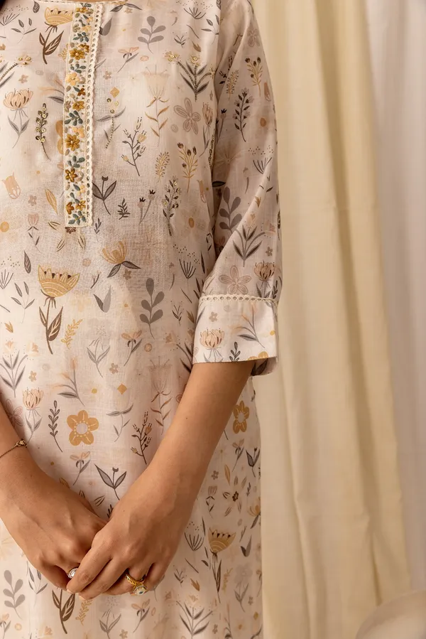 Women_Pink_A-Line_Sequinned_Kurta_and_Trousers_With_Dupatta