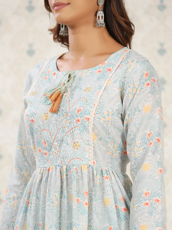 Sea_Green_Yoke_Design_Kurta_and_Trousers_With_Dupatta