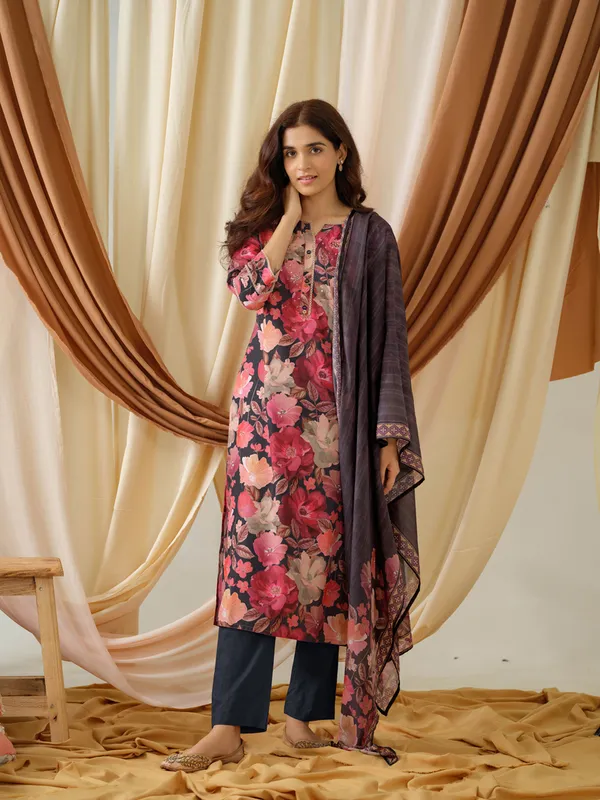 women_Teal_Floral_Printed_Kurta_and_Trousers_With_Dupatta