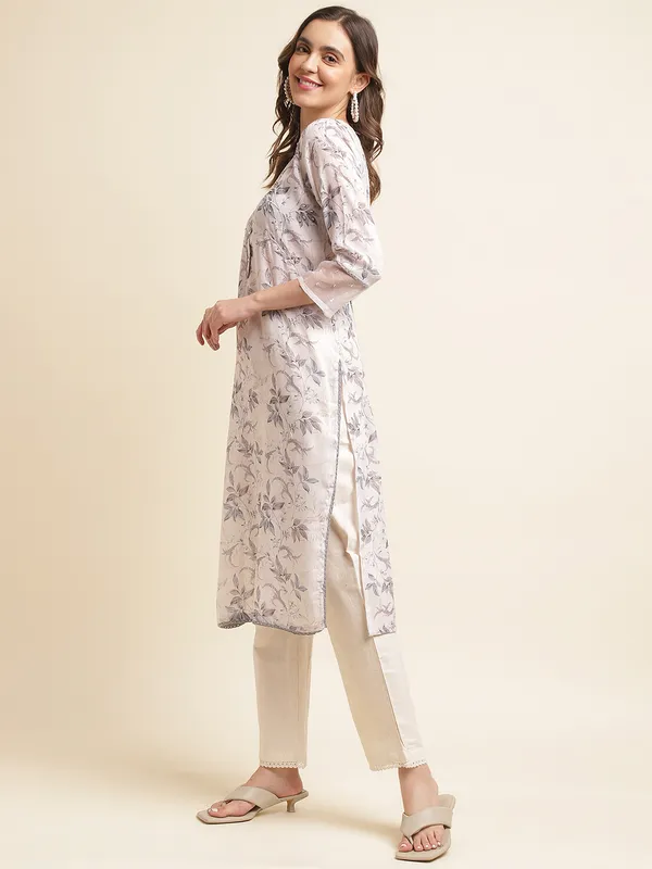 White_Floral_Printed_Regular_Sequinned_Linen_Kurta_with_Trousers_&_Dupatta