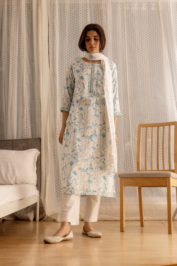Women_Pink_A-Line_Sequinned_Kurta_and_Trousers_With_Dupatta