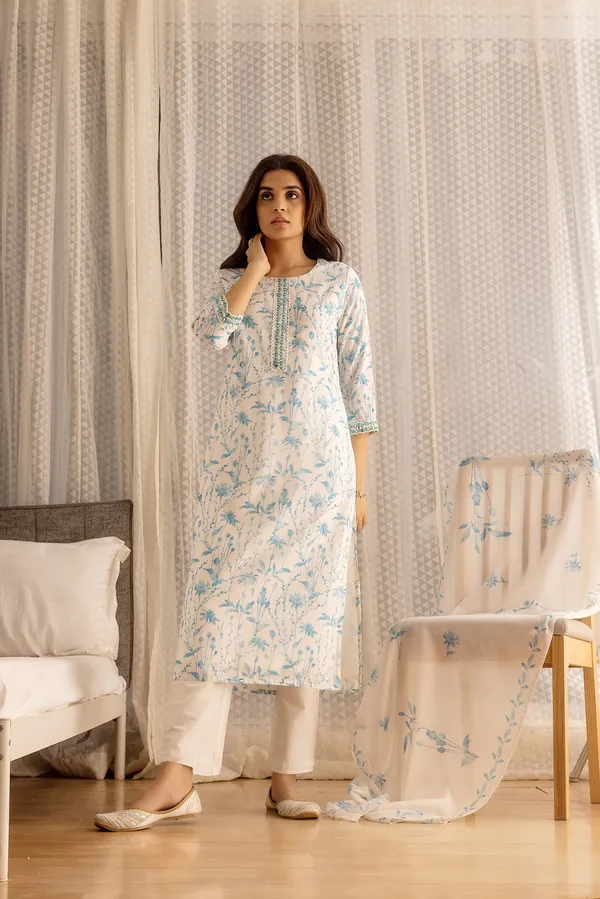 Women_Pink_A-Line_Sequinned_Kurta_and_Trousers_With_Dupatta