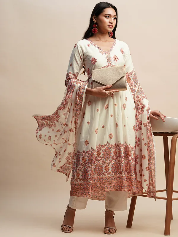 White_&_Orange_Floral_Printed_A-Line_Kurta_and_Trousers_With_Dupatta