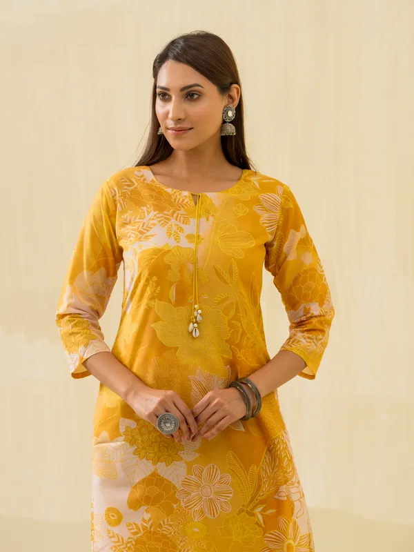 Yellow_Floral_Printed_Straight_Kurta_and_Trousers