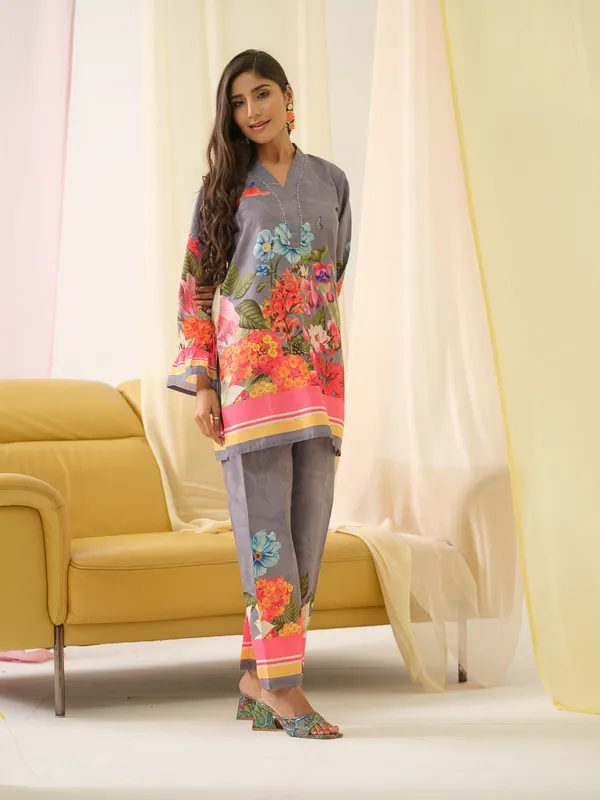 Grey_Mandarin_Collar_Printed_Tunic_Palazzos