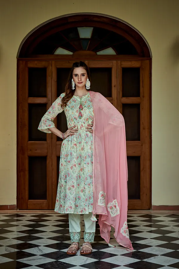 women_Green_Ethnic_Motifs_Printed_Kurta_Sets