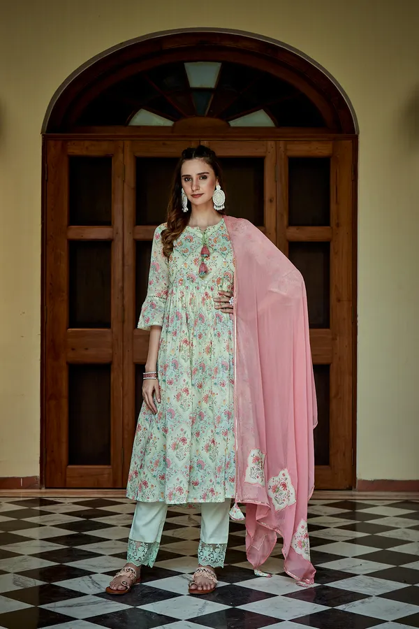 women_Green_Ethnic_Motifs_Printed_Kurta_Sets