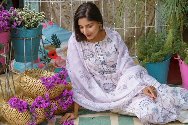 White_&_Purple_Floral_Printed_Straight_Kurta_With_Trousers_and_Dupatta