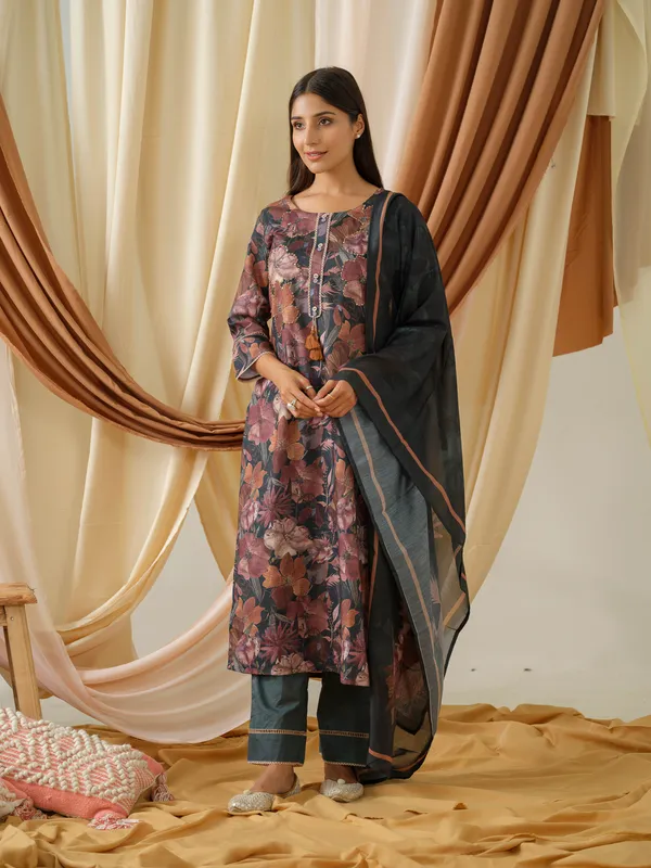 women_Teal_Floral_Printed_Kurta_and_Trousers_With_Dupatta
