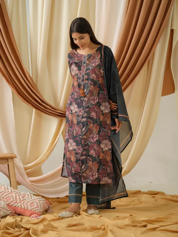 women_Teal_Floral_Printed_Kurta_and_Trousers_With_Dupatta