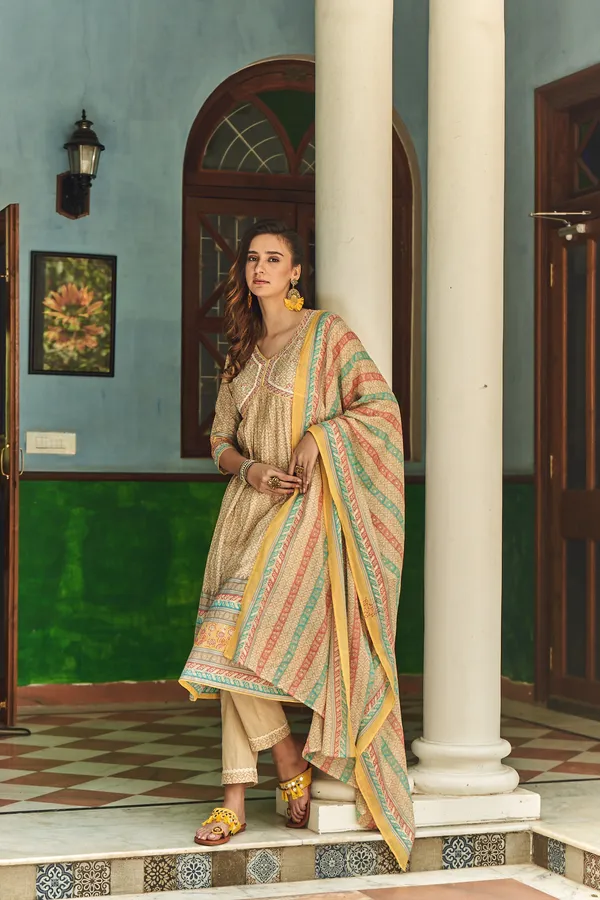 women_Gold_Ethnic_Motifs_Printed_Kurta_Sets
