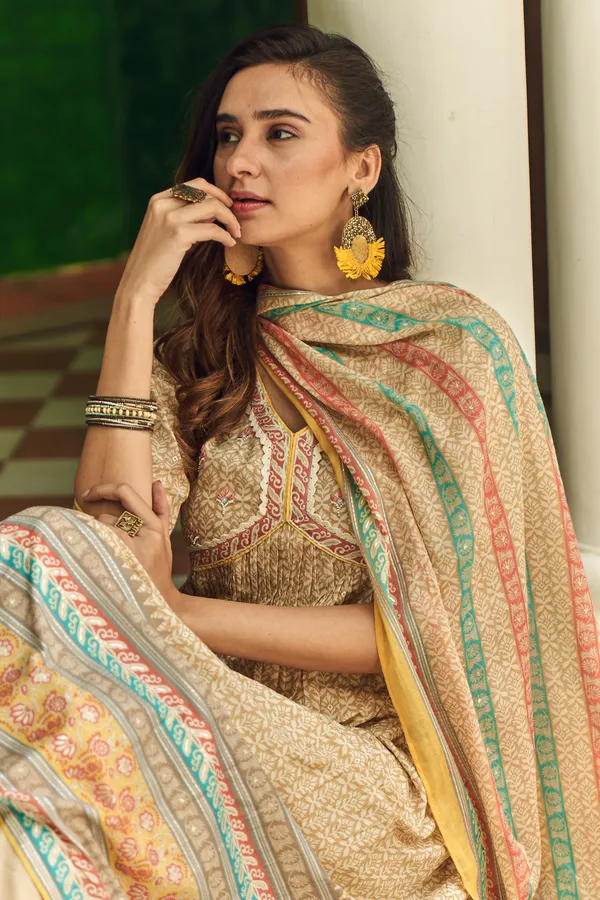 women_Gold_Ethnic_Motifs_Printed_Kurta_Sets