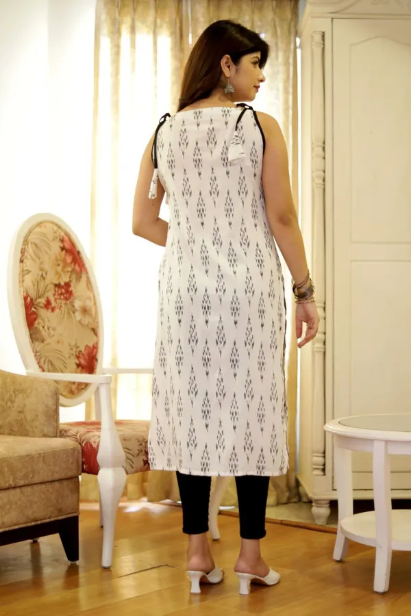 VEDRAJ_Aakarsha_Voguish_Kurtis