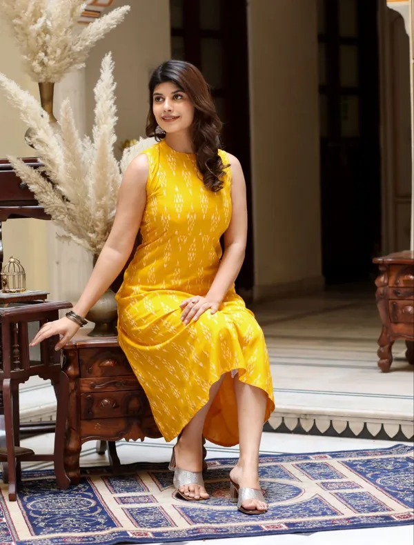 VEDRAJ_Aakarsha_Voguish_Kurtis
