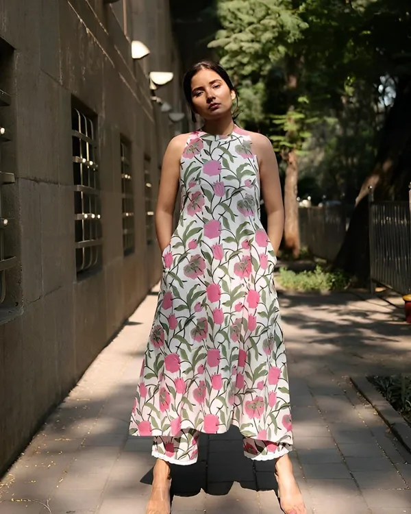 VEDRAJ_Aakarsha_Voguish_Kurtis