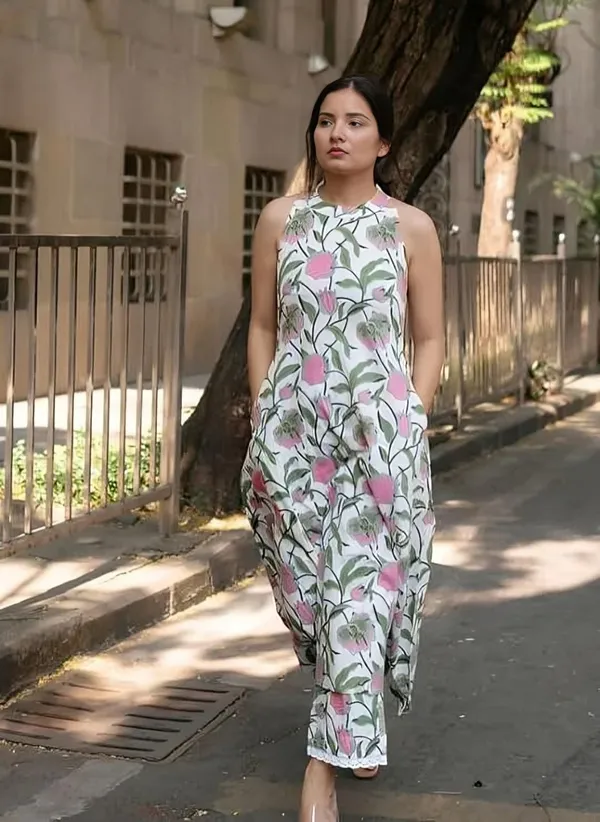 VEDRAJ_Aakarsha_Voguish_Kurtis