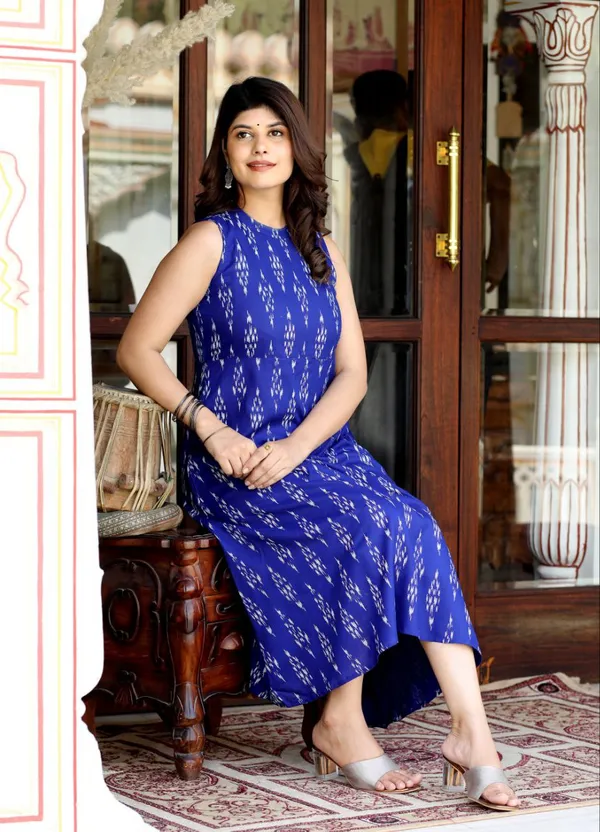 VEDRAJ_Aakarsha_Voguish_Kurtis
