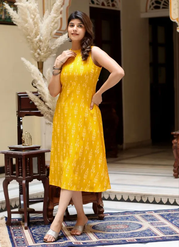 VEDRAJ_Aakarsha_Voguish_Kurtis