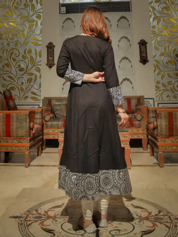 VEDRAJ_Women_Cotton_Blend_Aanarkali_Gown