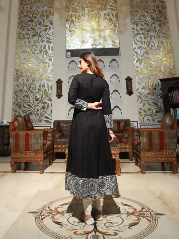 VEDRAJ_Women_Cotton_Blend_Aanarkali_Gown