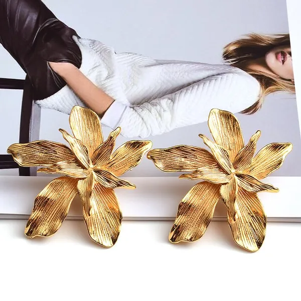 Simple_Metallic_Flower_Three-dimensional_Metal_Petal_Earrings_For_Women_&_Grils_(ER201)