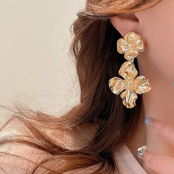 Exaggerated_Flower_Gold_Plating_Alloy_Drop_Earrings_For_Women_&_Grils_(ER203)