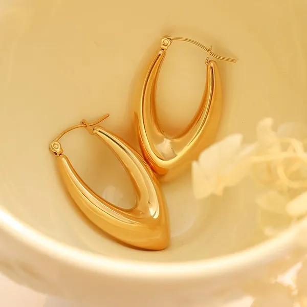 U_Shaped_Classic_Style_Roman_Style_Stainless_Steel_Titanium_Steel_18K_Gold_Plated_Earrings_For_Women_&_Grils_(ER209)