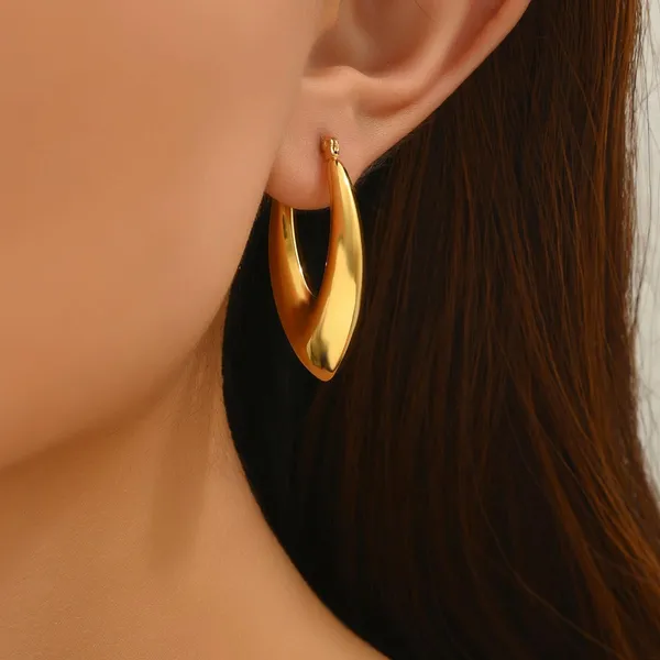 U_Shaped_Classic_Style_Roman_Style_Stainless_Steel_Titanium_Steel_18K_Gold_Plated_Earrings_For_Women_&_Grils_(ER209)