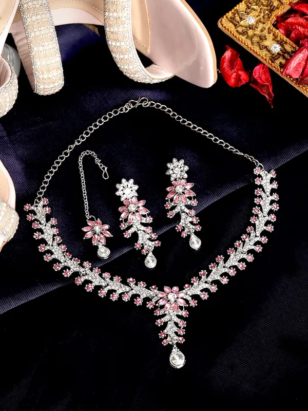 Diamond_Necklace_Jewellery_Set_for_Women_with_Earrings_and_Maang_Tikka_for_Wedding,_Party,_Engagements_&_Festivals