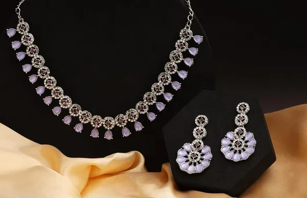 Kundan_and_American_Diamond_Necklace_Jewellery_Set_with_Earrings_for_Women