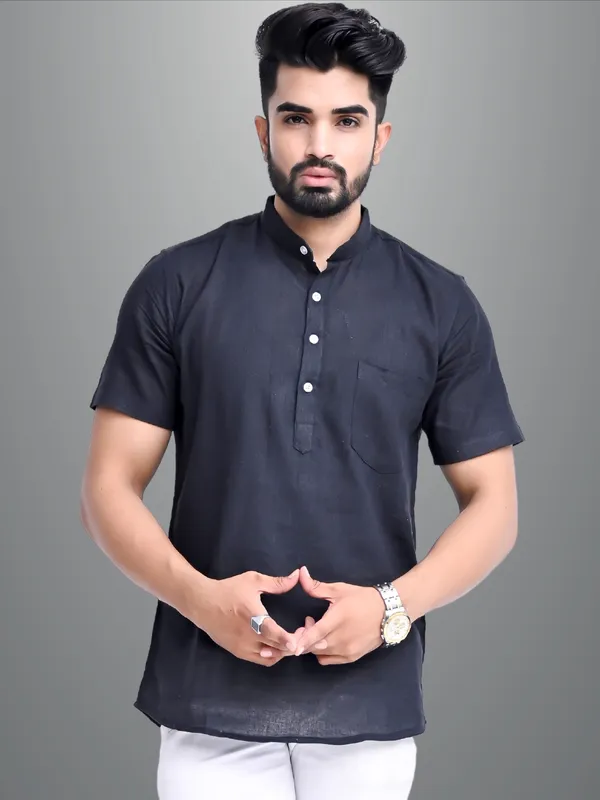 https://cdn-image.blitzshopdeck.in/ShopdeckCatalogue/tr:f-webp,w-600,fo-auto/6598f943e383bd2bdcd14535/media/QUA-BLACK-DARK-S-COTTON-MENS-KURTA_1705569288375_u198s5xgrkw82rq.jpg__Men's Exclusive