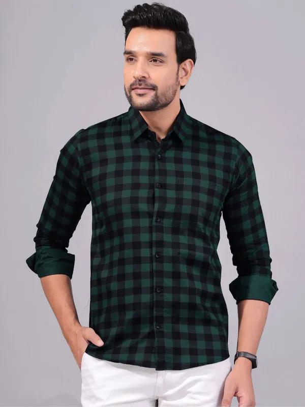 https://cdn-image.blitzshopdeck.in/ShopdeckCatalogue/tr:f-webp,w-600,fo-auto/6598f943e383bd2bdcd14535/media/QUA-GREEN-SMALL-CHECK-MENS-KURTA_1705569291879_itgkdvede7uqh87.jpg__Men's Exclusive